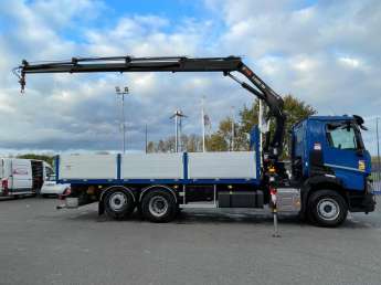 Camion porteur Renault C430.26 
