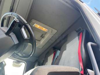 Camion porteur Renault K 440 