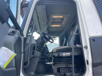 Camion porteur Renault K 440 