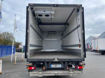 Camion porteur Renault D250 