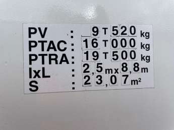 Camion porteur Renault D250 