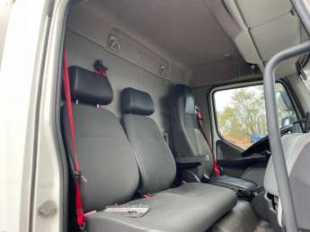 Camion porteur Renault D250 