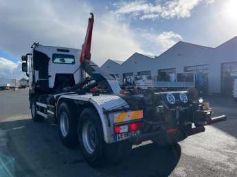 Camion porteur Renault C440 