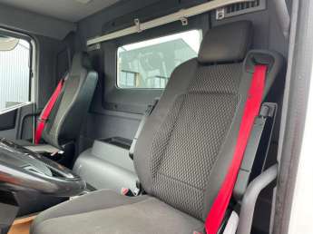 Camion porteur Renault C440 