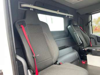 Camion porteur Renault C440 