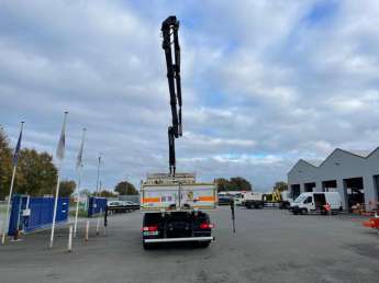 Camion porteur Renault C430.26 