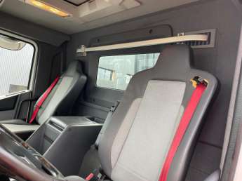 Camion porteur Renault C430.26 