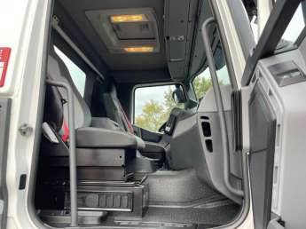 Camion porteur Renault C430.26 