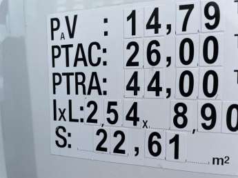 Camion porteur Renault C430.26 