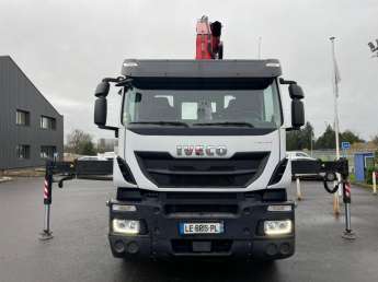 Camion porteur Iveco STRALIS 260S42 