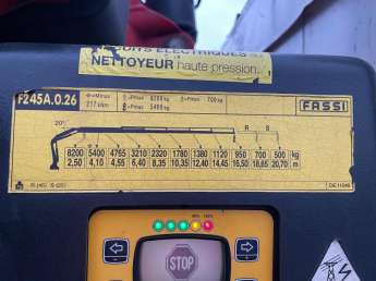 Camion porteur Iveco STRALIS 260S42 