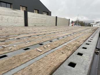 Camion porteur Iveco STRALIS 260S42 