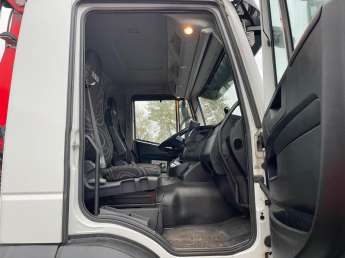 Camion porteur Iveco STRALIS 260S42 