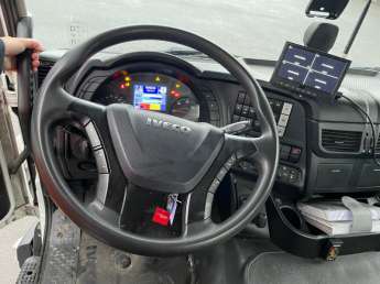 Camion porteur Iveco STRALIS 260S42 