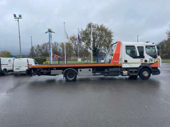 Camion porteur Renault D240 NARROW 