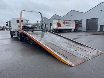 Camion porteur Renault D240 NARROW 