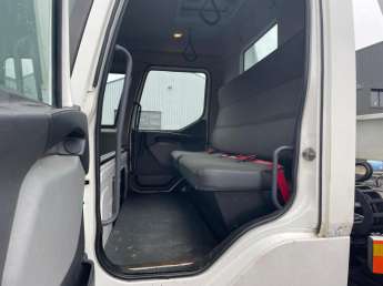 Camion porteur Renault D240 NARROW 