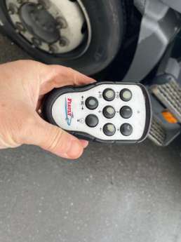 Camion porteur Renault D240 NARROW 