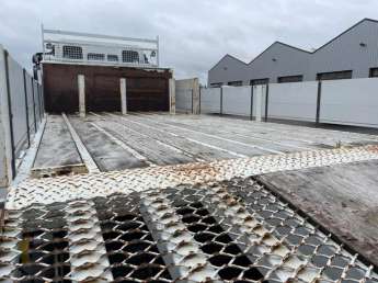 Camion porteur Iveco EUROCARGO 160E21 