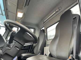 Camion porteur Iveco EUROCARGO 160E21 