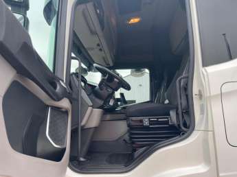 Camion porteur Scania G460 