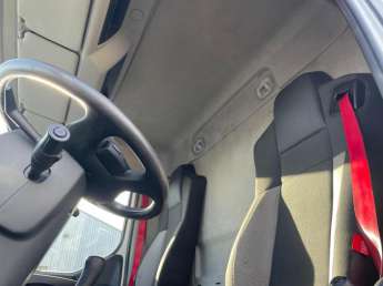 Camion porteur Renault D210.13 NARROW 