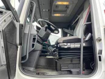 Camion porteur Renault C430 