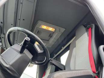 Camion porteur Renault C430 