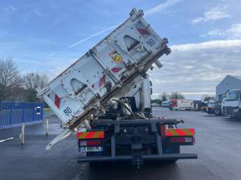 Camion porteur Renault C380 