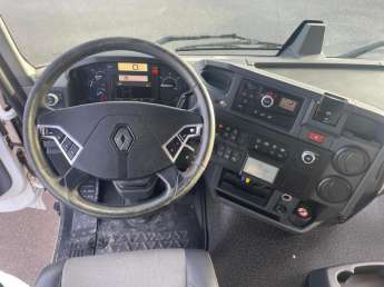 Camion porteur Renault C380 