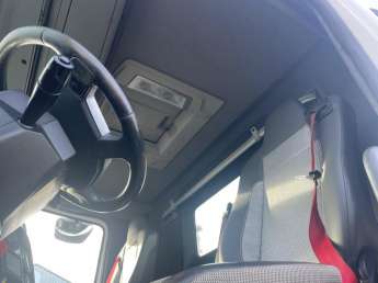 Camion porteur Renault C380 