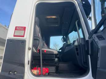 Camion porteur Renault C380 