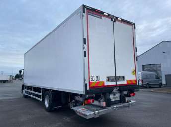 Camion porteur Renault D WIDE 320 