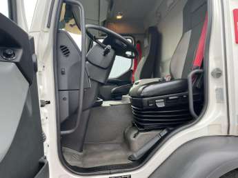 Camion porteur Renault D WIDE 320 