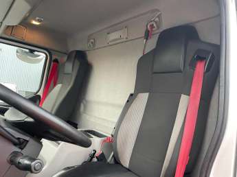 Camion porteur Renault D WIDE 320 