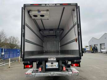 Camion porteur Renault D WIDE 320 