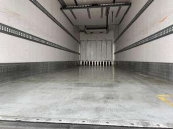 Camion porteur Renault D WIDE 320 