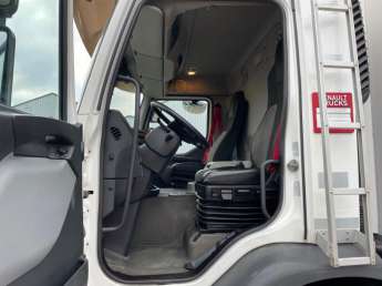 Camion porteur Renault D WIDE 320 