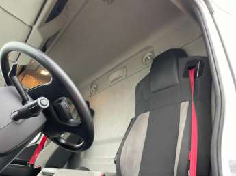 Camion porteur Renault D WIDE 320 