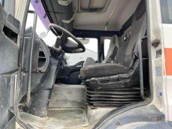 Camion porteur MAN TGA 