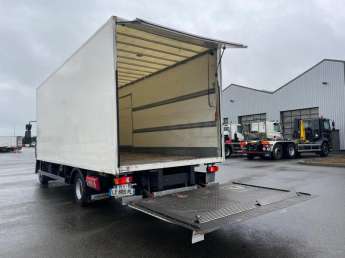 Camion porteur Renault D240.12 