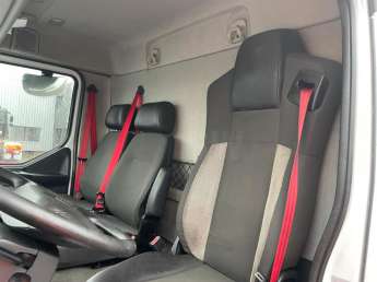 Camion porteur Renault D240.12 