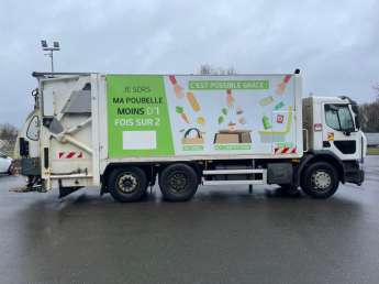 Camion porteur Renault D WIDE 320 