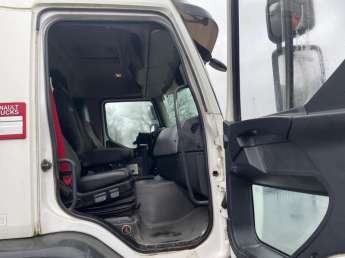 Camion porteur Renault D WIDE 320 