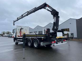 Camion porteur Renault C430 