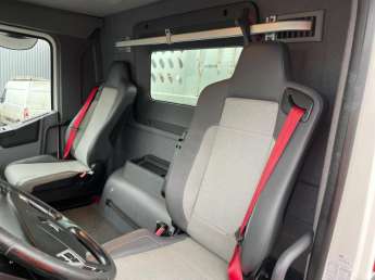 Camion porteur Renault C430 