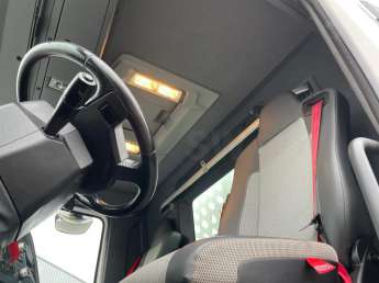 Camion porteur Renault C430 