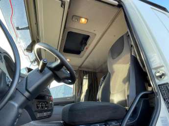 Camion porteur DAF CF460 