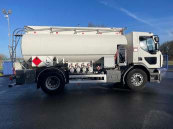 Camion porteur Renault D19 DTi8 - 320 ch 