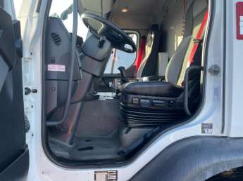 Camion porteur Renault D19 DTi8 - 320 ch 